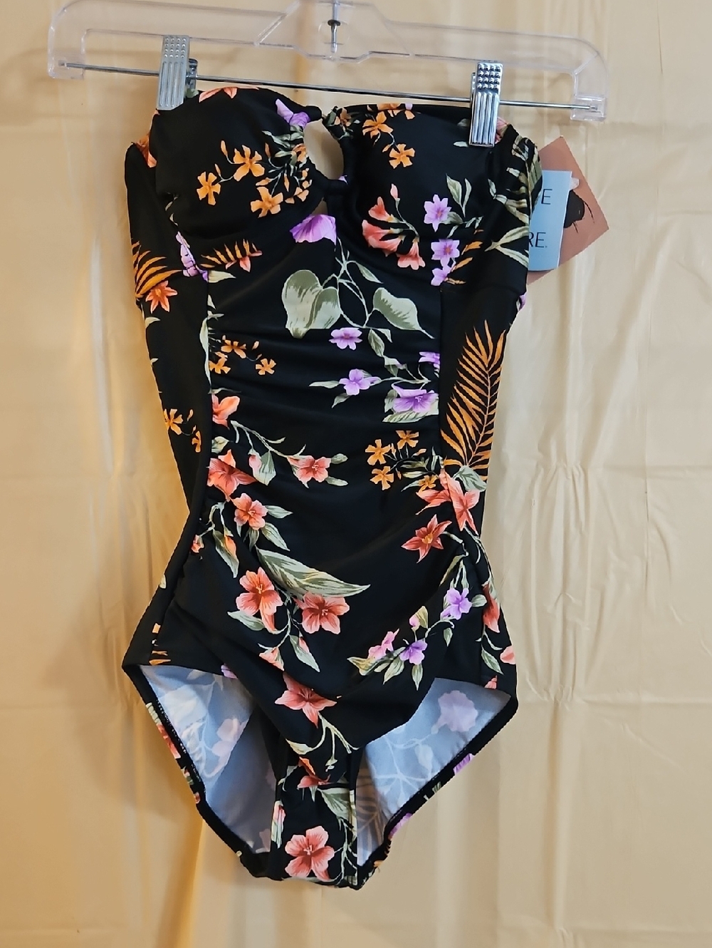 SHADE & SHORE BLACK FLORAL STRAPLESS ONE PIECE SWIMSUIT: NEW WITH TAGS: SIZE XS